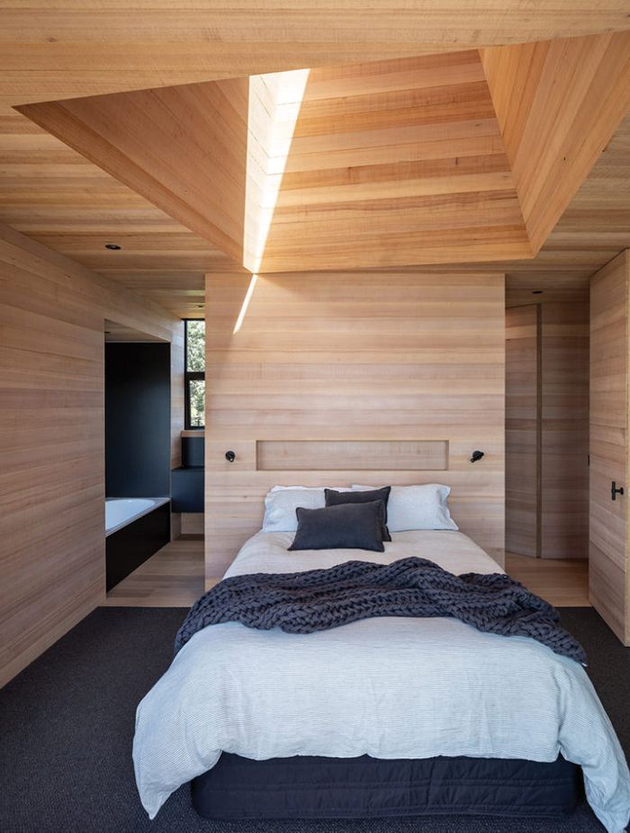 The light mine situtated above the bed allows for natural light to come through, and an opportunity to stargaze after the sun goes down.