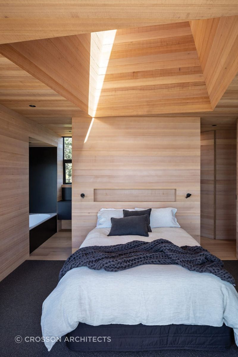 The light mine situtated above the bed allows for natural light to come through, and an opportunity to stargaze after the sun goes down.