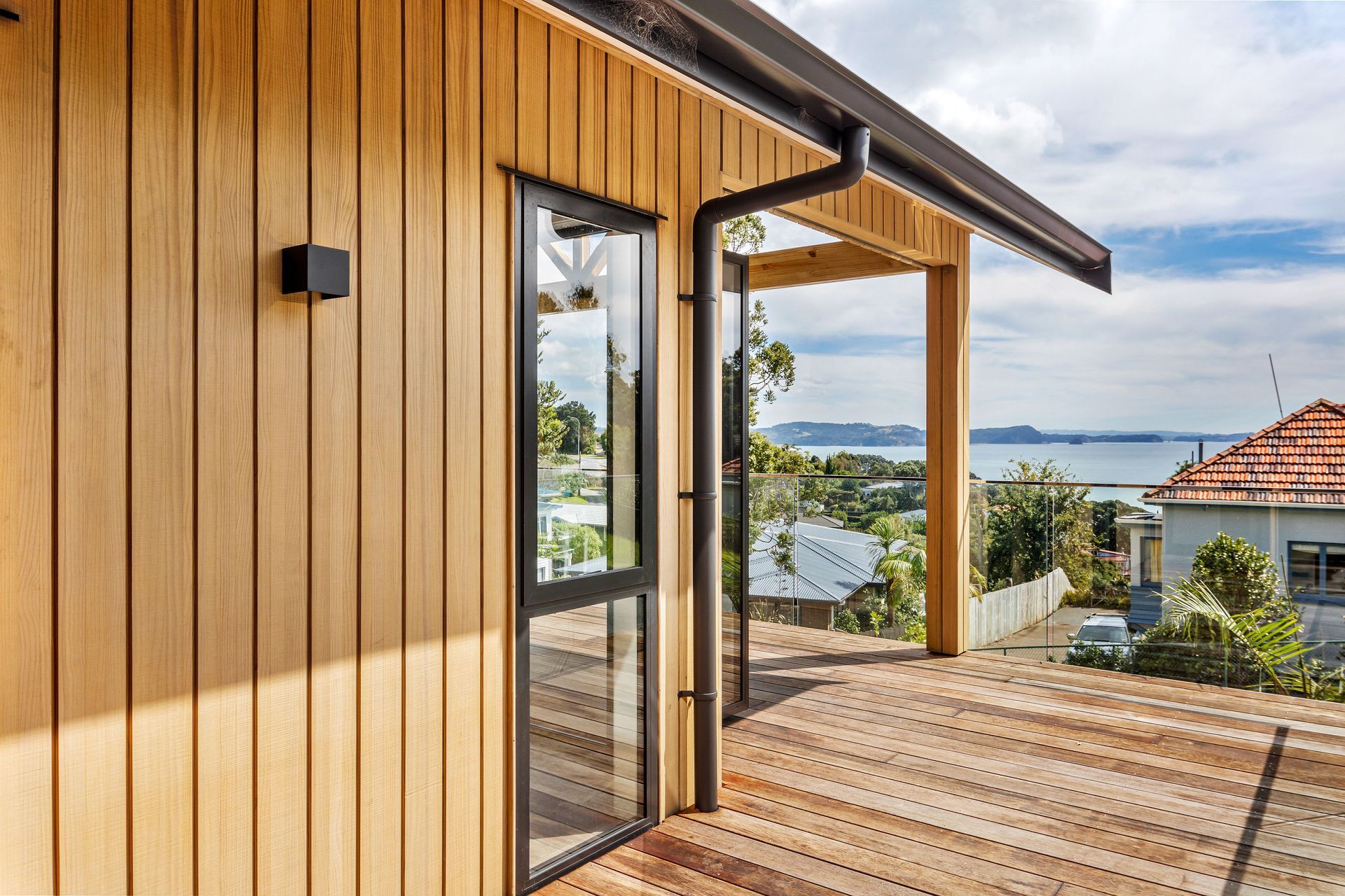 As a thermally modified timber, Abodo Vulcan is ideal for coastal properties.