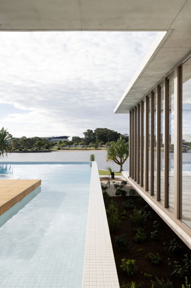 The aim of the extensive glazing in the home is a seamless connection with the stunning coastal setting.