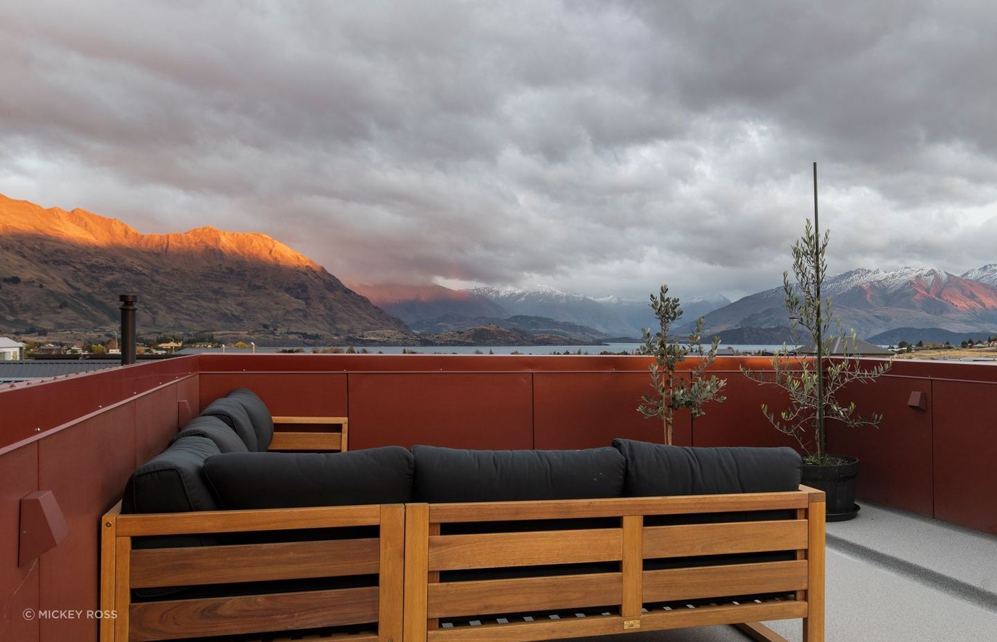 “Really, the site shaped the building,” says Rafe of height restrictions and setbacks from the boundaries but smart use of those parameters means the site now accesses lake views.