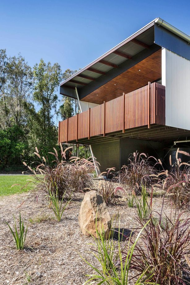 The property offers a picturesque view, extending to a spacious back garden. Photography: Damien Bredberg Photography