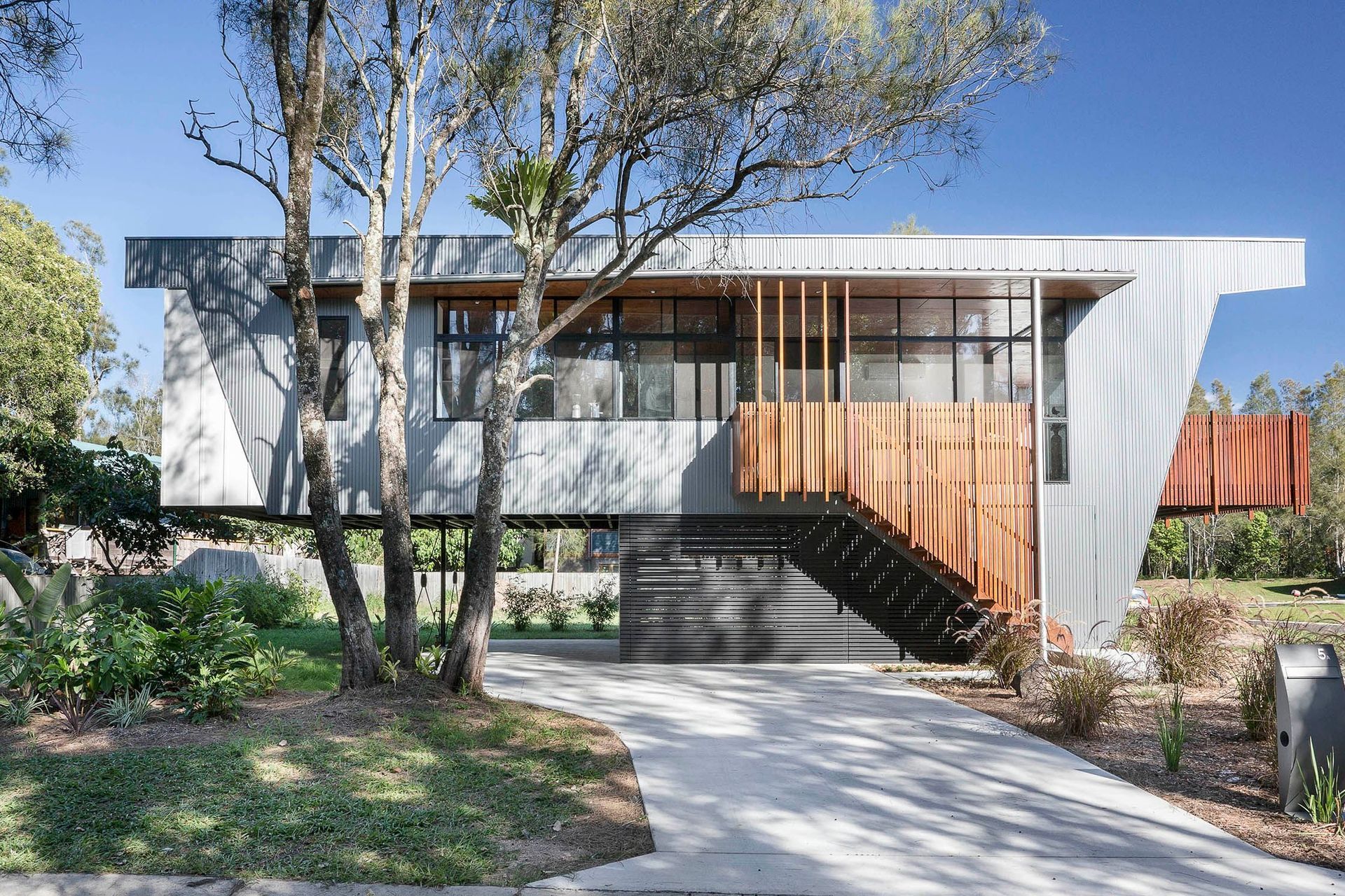 Both ends of this Northern Rivers Beach House have been specifically designed to provide a perfect sense of balance.  Photograph: Daniel Bredberg Photography.