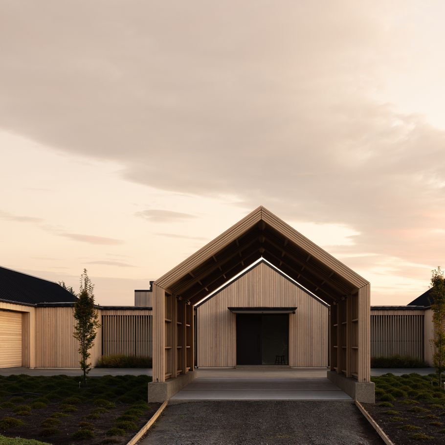 Modernism in the countryside: an off-the-grid minimalist masterpiece in Northern Canterbury