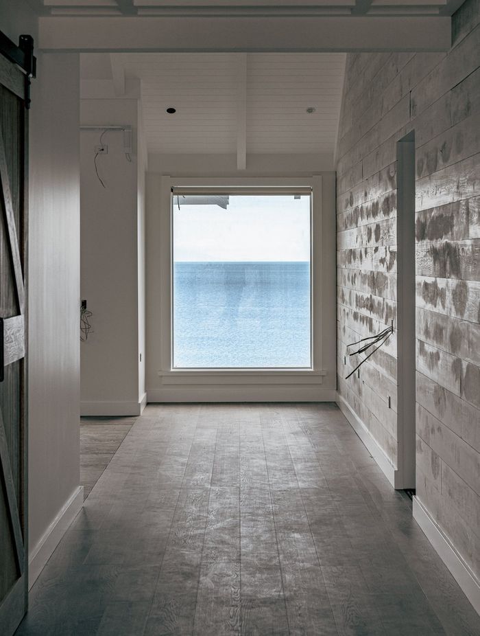 In the interior, the timber walls are farmhouse oak from Hermpac, bringing that beautiful, beachy vibe.