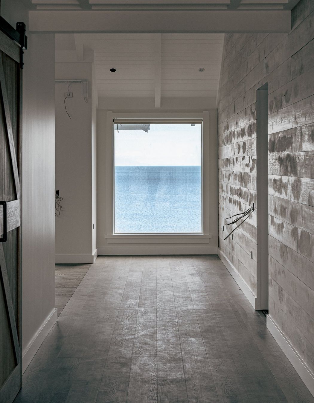 In the interior, the timber walls are farmhouse oak from Hermpac, bringing that beautiful, beachy vibe.