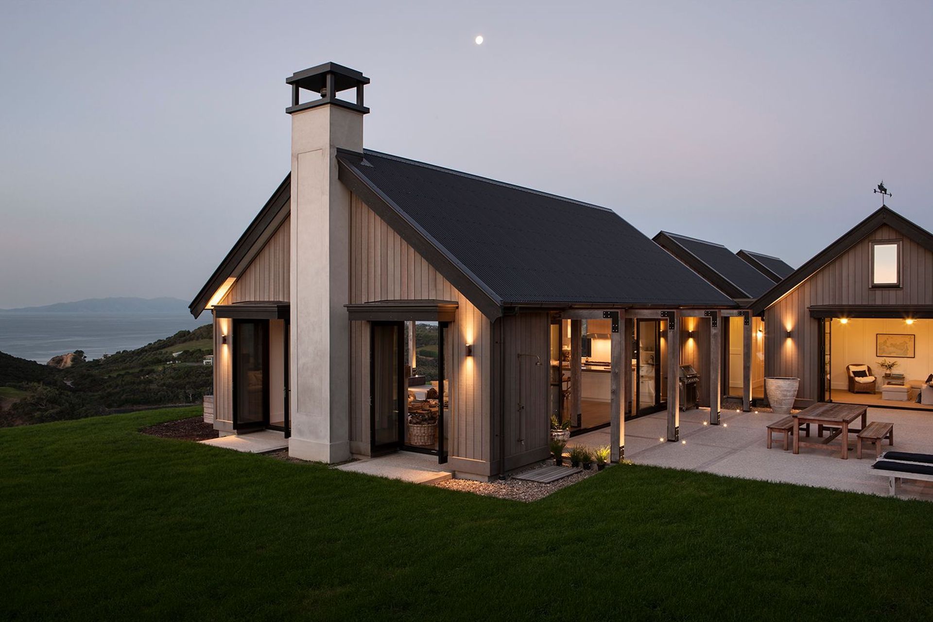 Owhanake-Headlands-House.jpg