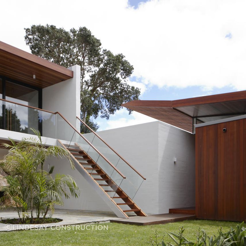 Paihia-House-Lindesay-Construction-Backyard.jpg