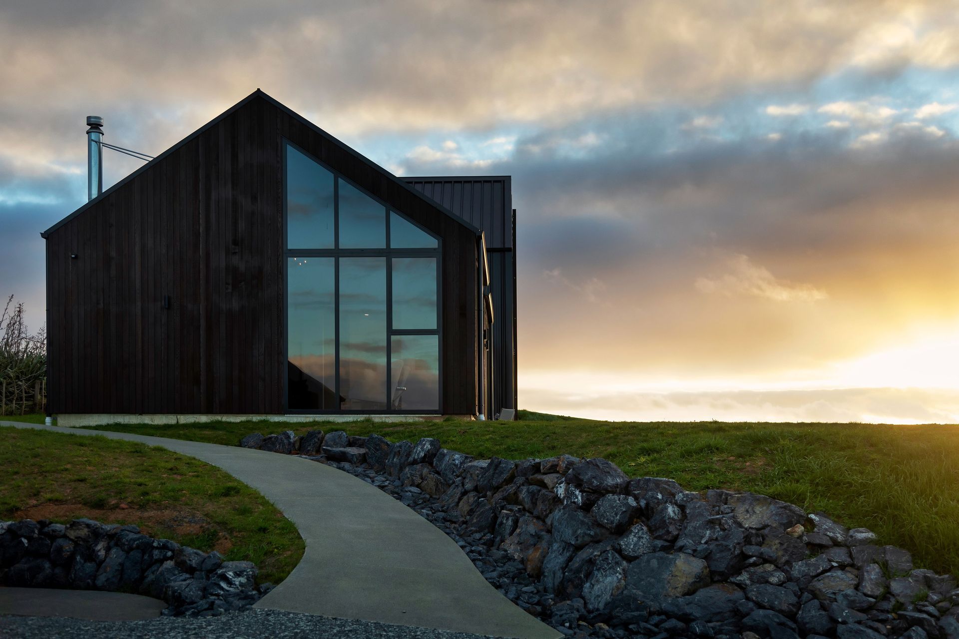 A breathtaking sight of a glorious sunset.