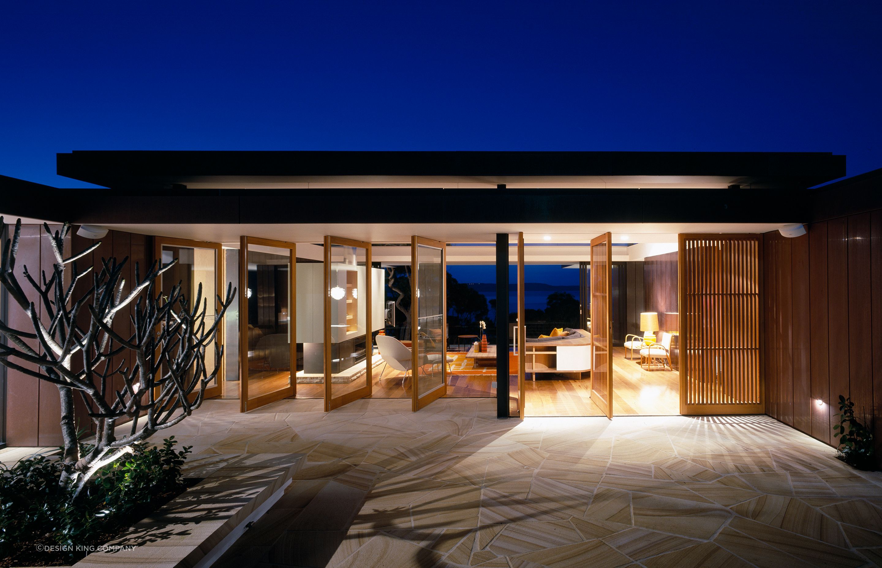 This house serves as the ultimate place for families to escape the business of everyday life. Photography: Brett Boardman