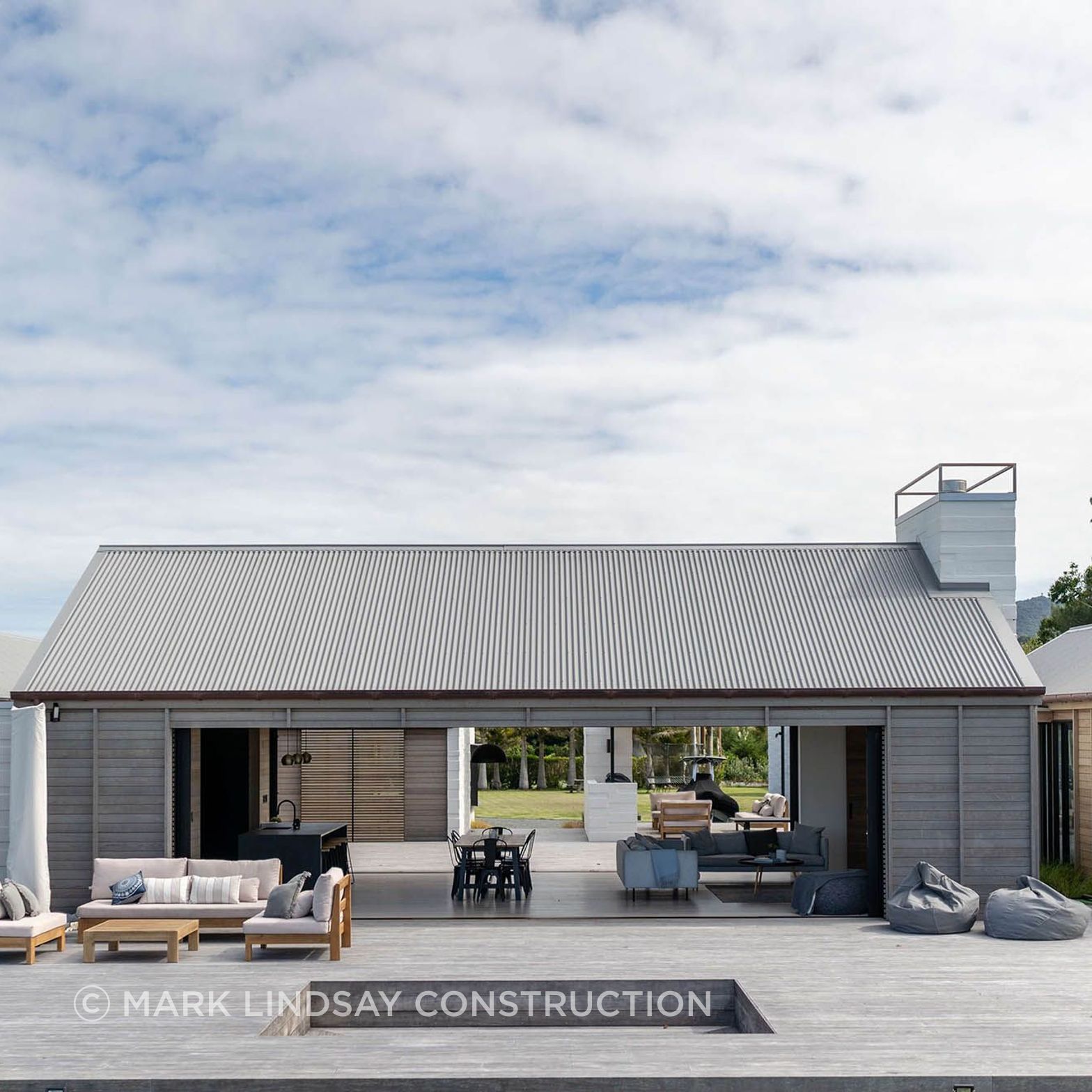 Point-Wells-House-Mark-Lindsay-Construction-Deck.jpg