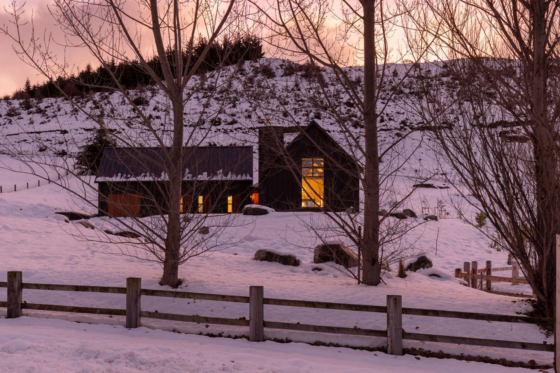 Interior designer Vee Kessner of Space Studio says that this rustic-looking holiday home in Cardrona Valley has hidden high-tech functionality. “While the owners wanted it to be very much a barn feel, they were conscious that it still needed to operate easily.”