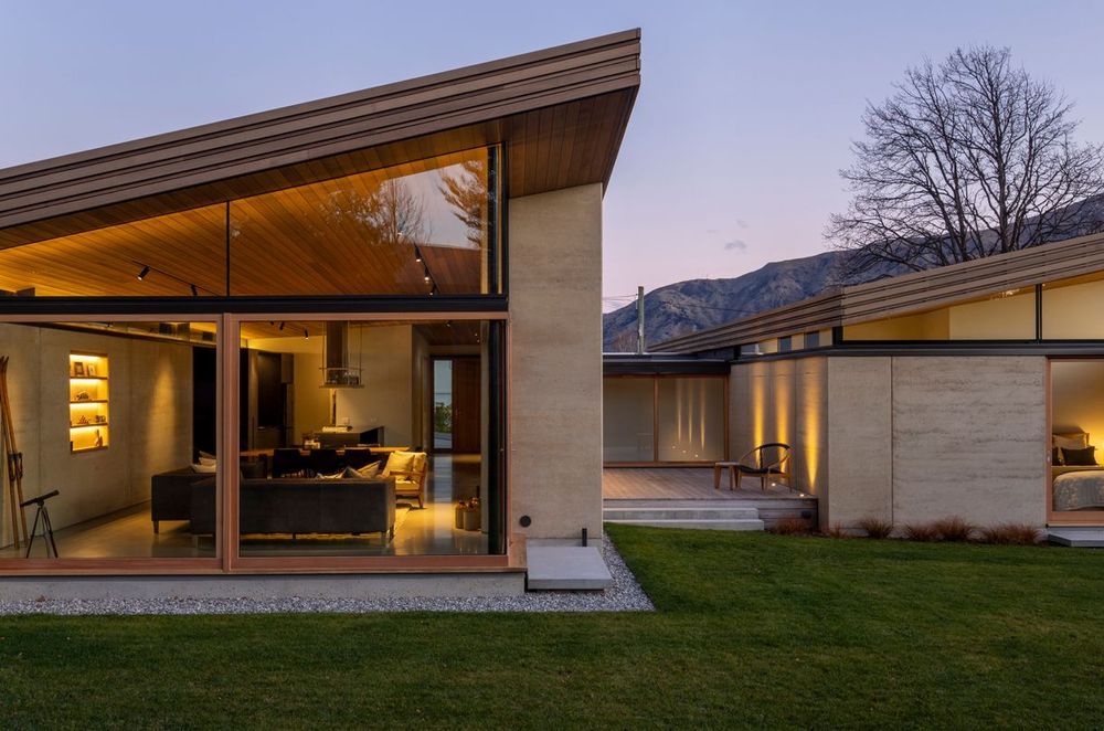 The north face of Winding Roof House, where you can most clearly see the single-corner elevation of the two roofs. | Photographer: Simon Devitt