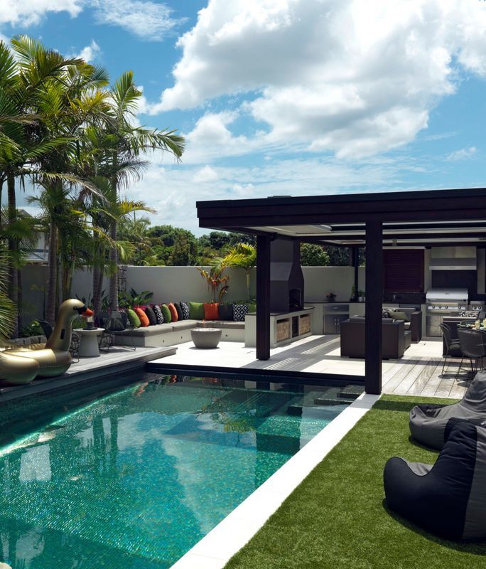 A coastal Auckland home’s outdoor retreat inspired by global travels