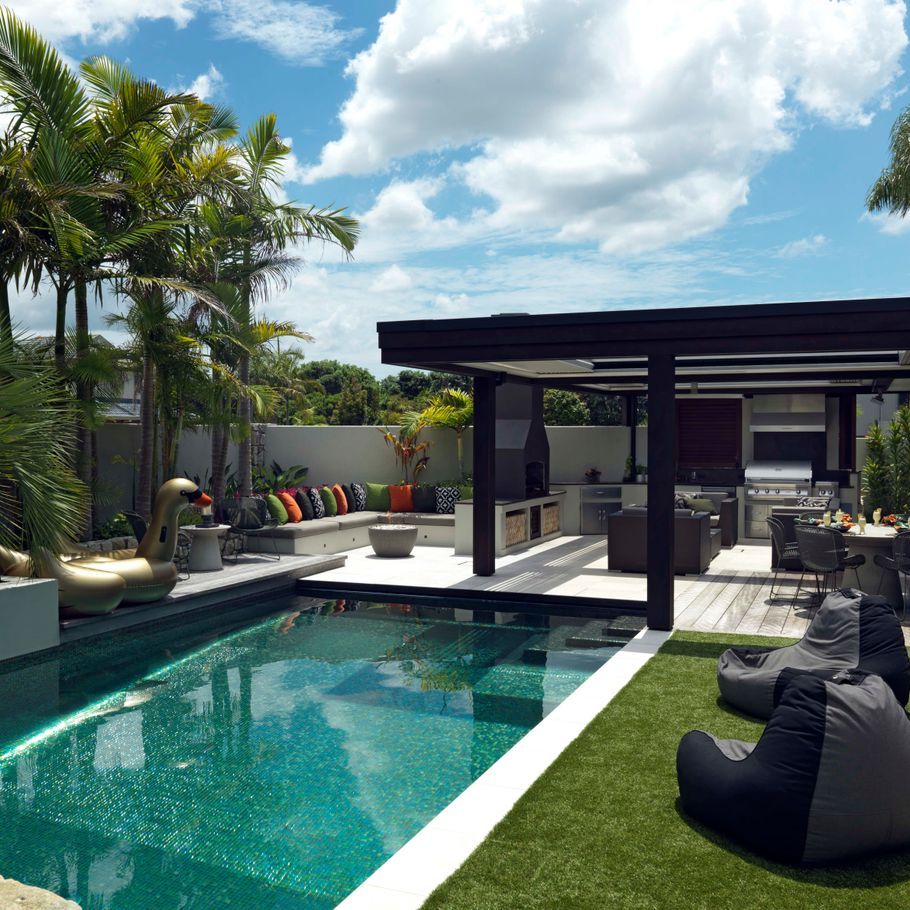 A coastal Auckland home’s outdoor retreat inspired by global travels