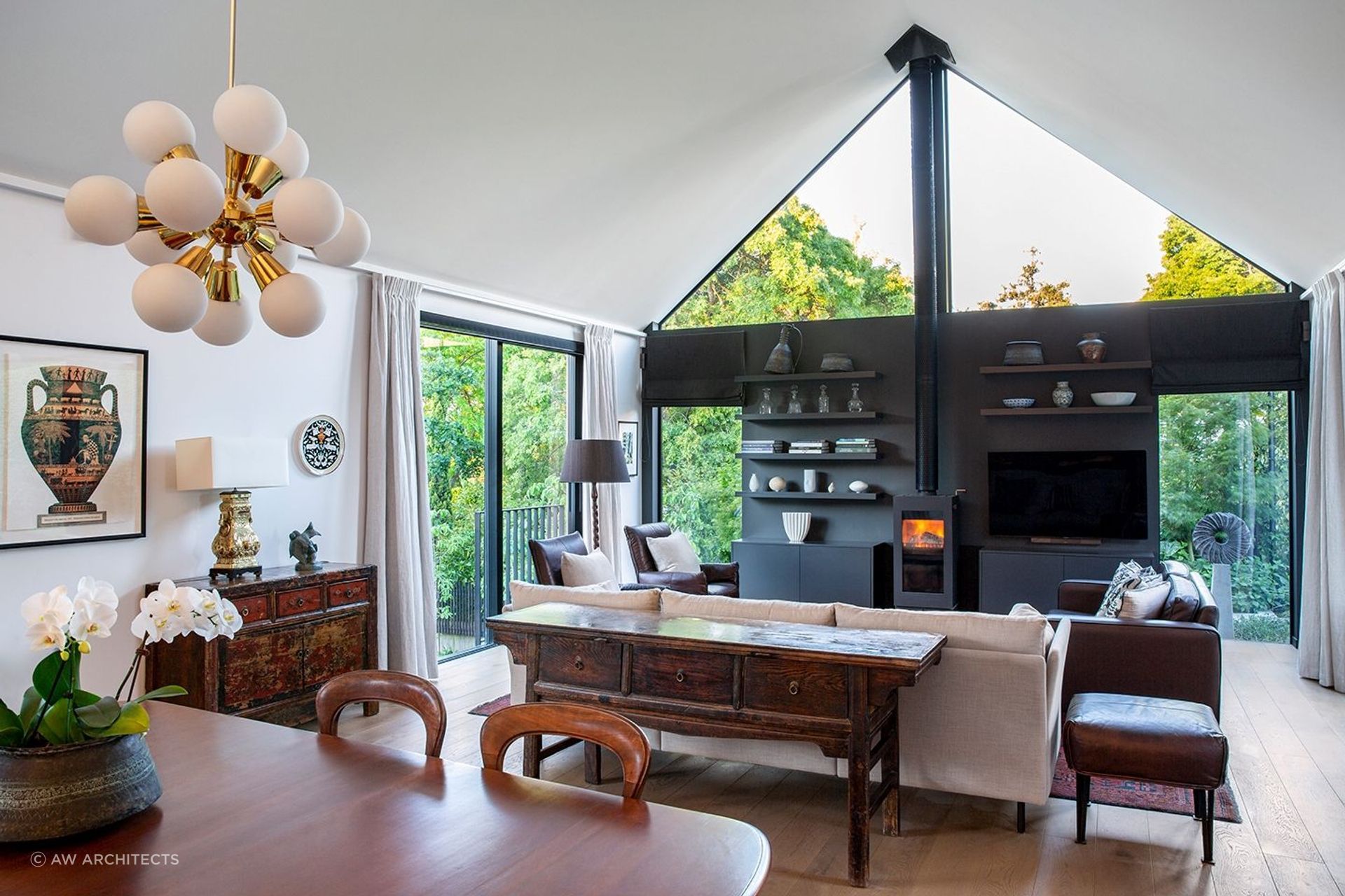 The living spaces enjoy lush garden views. | Photography: Lisa Gane