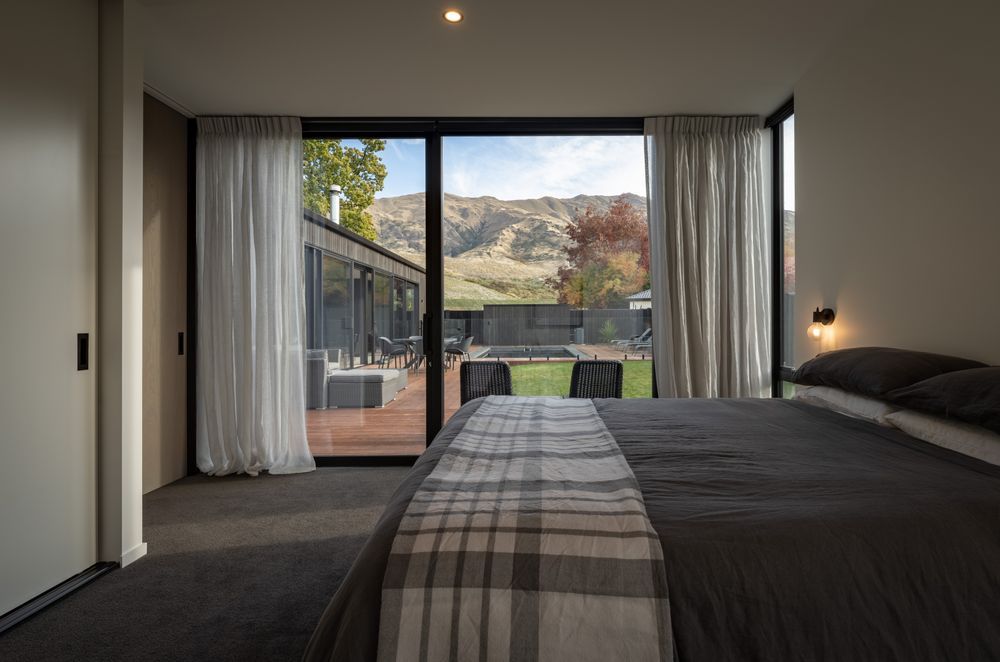 All the bedrooms are cleverly oriented to make the most of the mountain views while maintaining privacy.