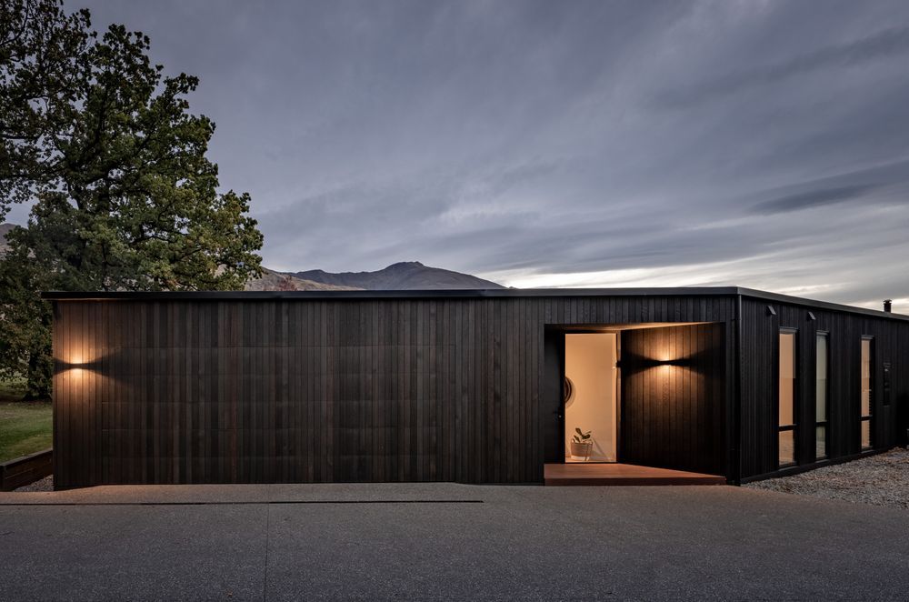 The sleek holiday home in Wanaka designed by Warwick McLaren of McLaren Architecture.Design presents a simple facade. “The built form isn’t too tricky. The house was definitely done cost-effectively but in the end this doesn’t limit it.”