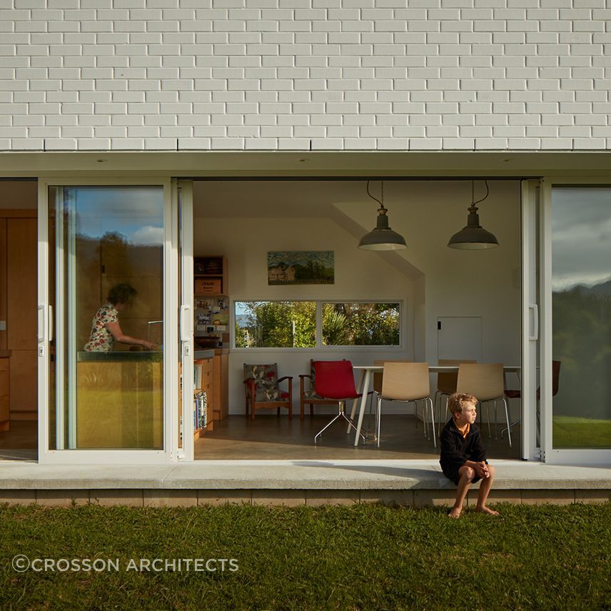 Sentinel-House-Crosson-Architects-outdoor-living-space.jpg
