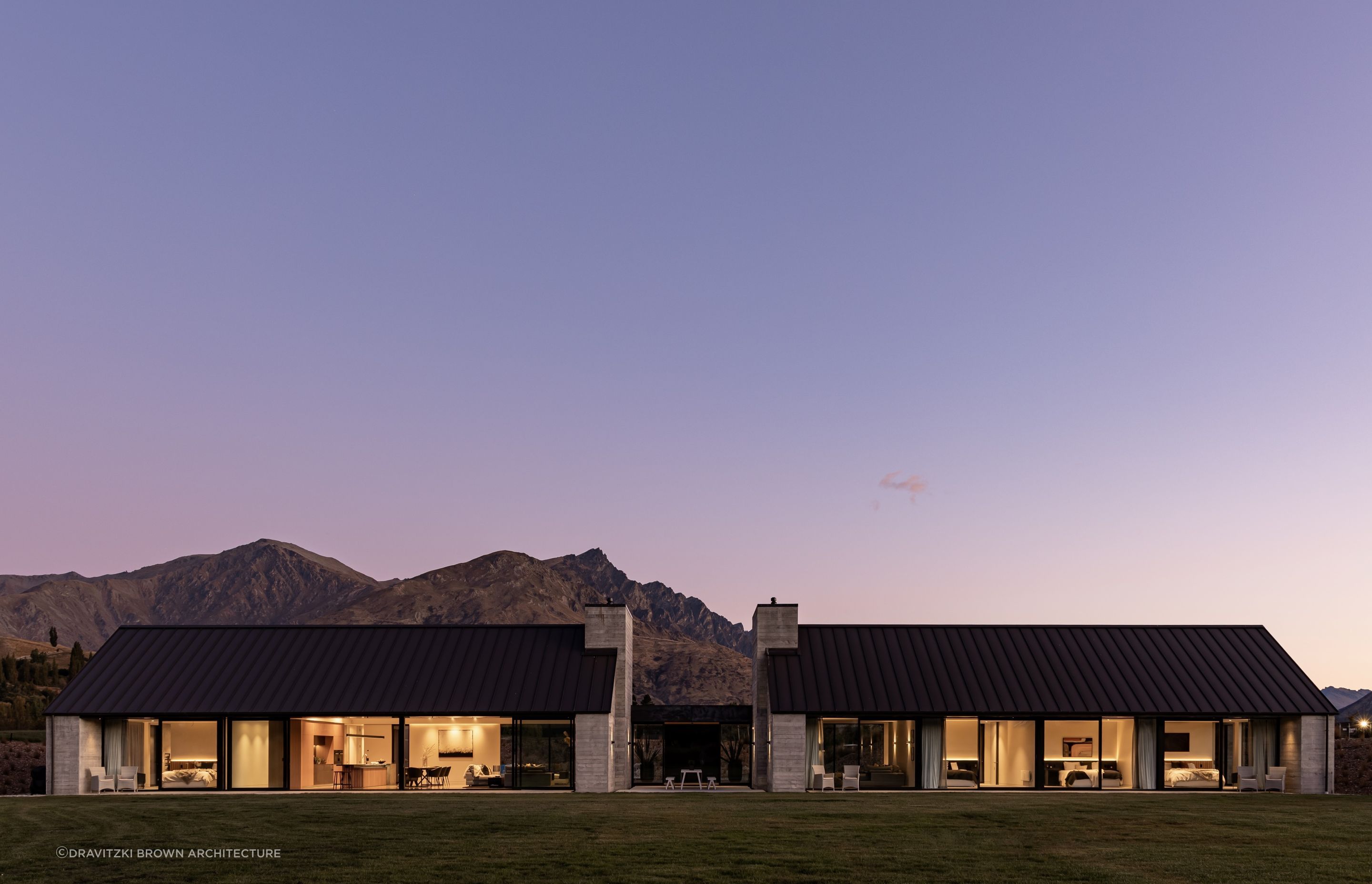 The impressive symmetrical and striking form of Soroka House by Dravitzki Brown Architecture. | Photography: Alister Brown