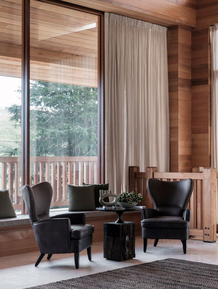 Guests can take their pick of seating options – from the bench seats to lounges and occasional chairs.