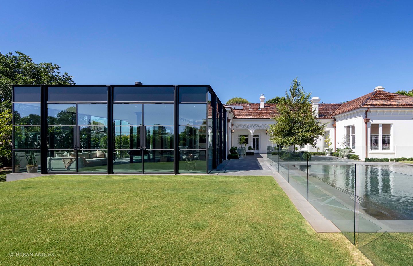 It was important for the extension to contrast with the heritage features of the original building.