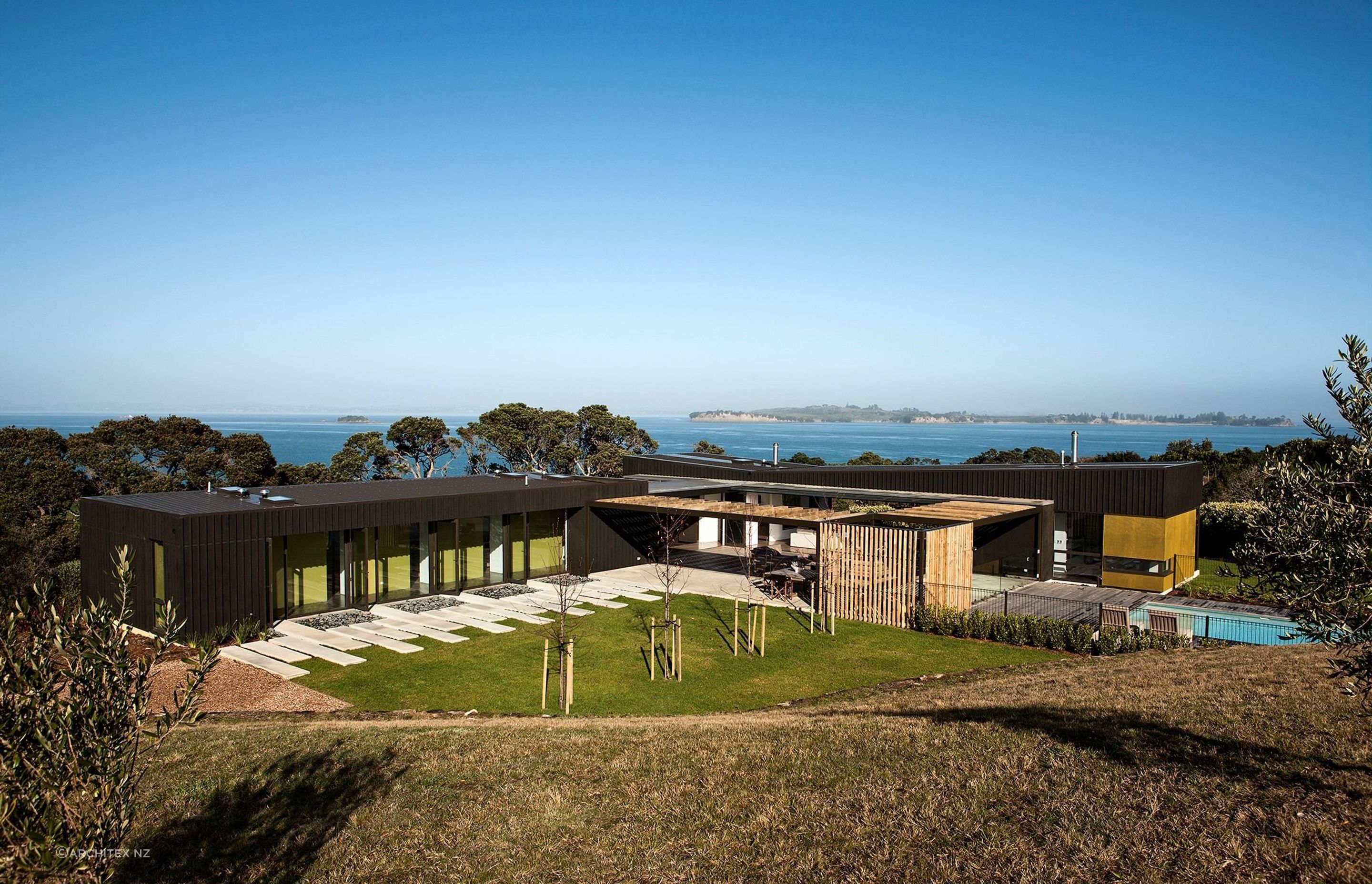 The perfect Kiwi summer house with an equally stunning view of the Hauraki Gulf.