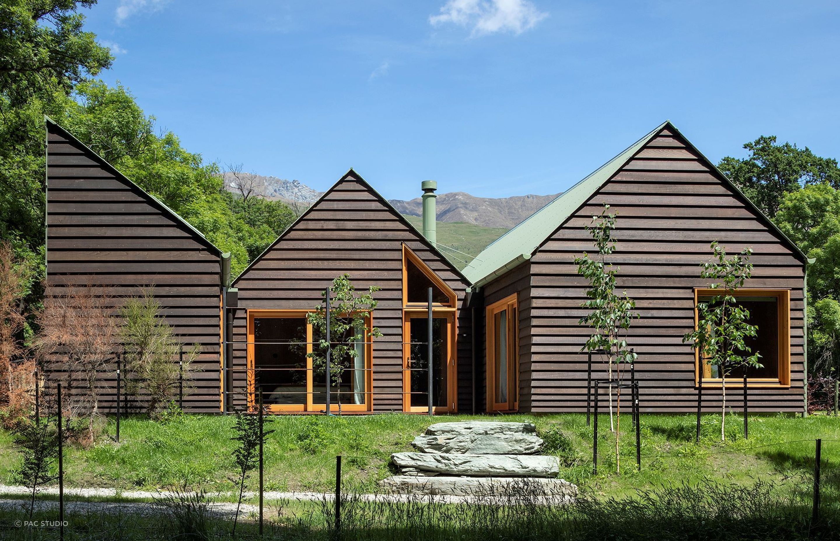 The Wanaka Crib, an architecturally intriguing cabin in the woods. | Photography: Simon Devitt.