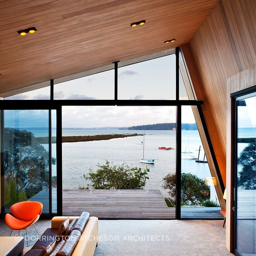 WINSOMERE-CRES-BRICK-HOME-VIEWS.jpg