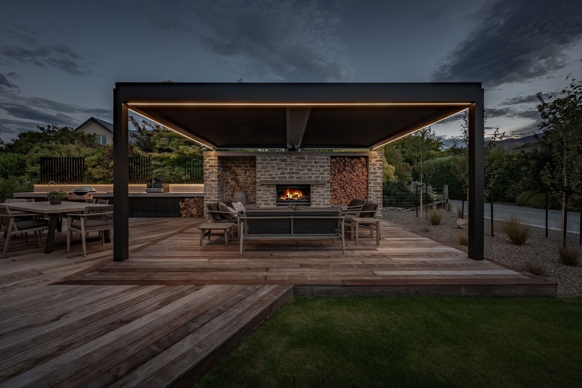 The outdoor pavilion was designed as a separate form to the home, to give the sense of having another entertaining spot to utilise like you would on a resort.