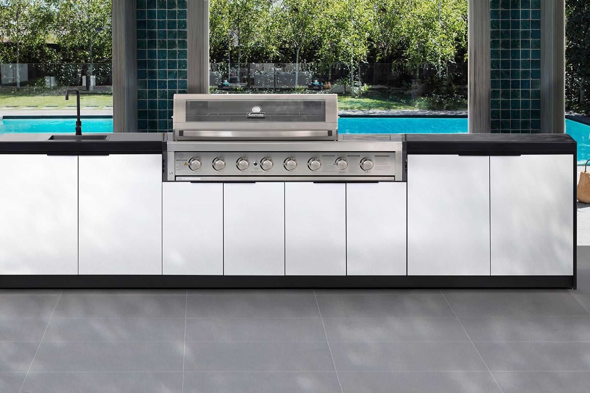 AlfrescoPlus Double Storage Module gives you an exceptional amount of storage to keep your outdoor kitchen neat and tidy