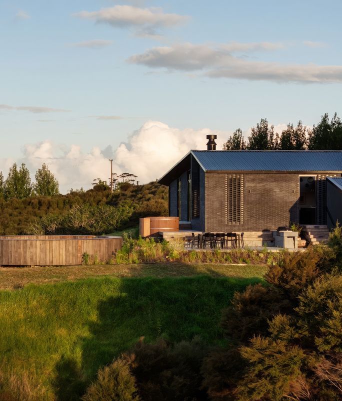 Building the mid-century inspired masterpiece that captured the attention of Grand Designs New Zealand