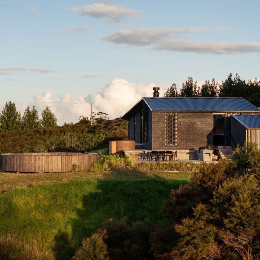 Building the mid-century inspired masterpiece that captured the attention of Grand Designs New Zealand