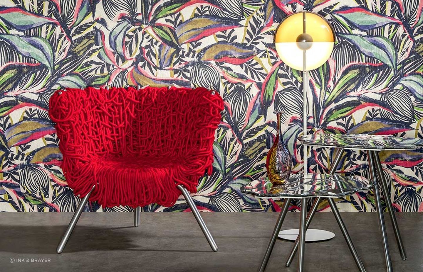 This colourful, tropical drawing from the Arte Décors & Panoramiques Collection is inspired by the Chinese lantern plant (Physalis)
