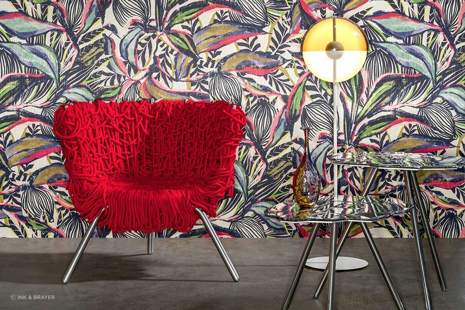 This colourful, tropical drawing from the Arte Décors & Panoramiques Collection is inspired by the Chinese lantern plant (Physalis)