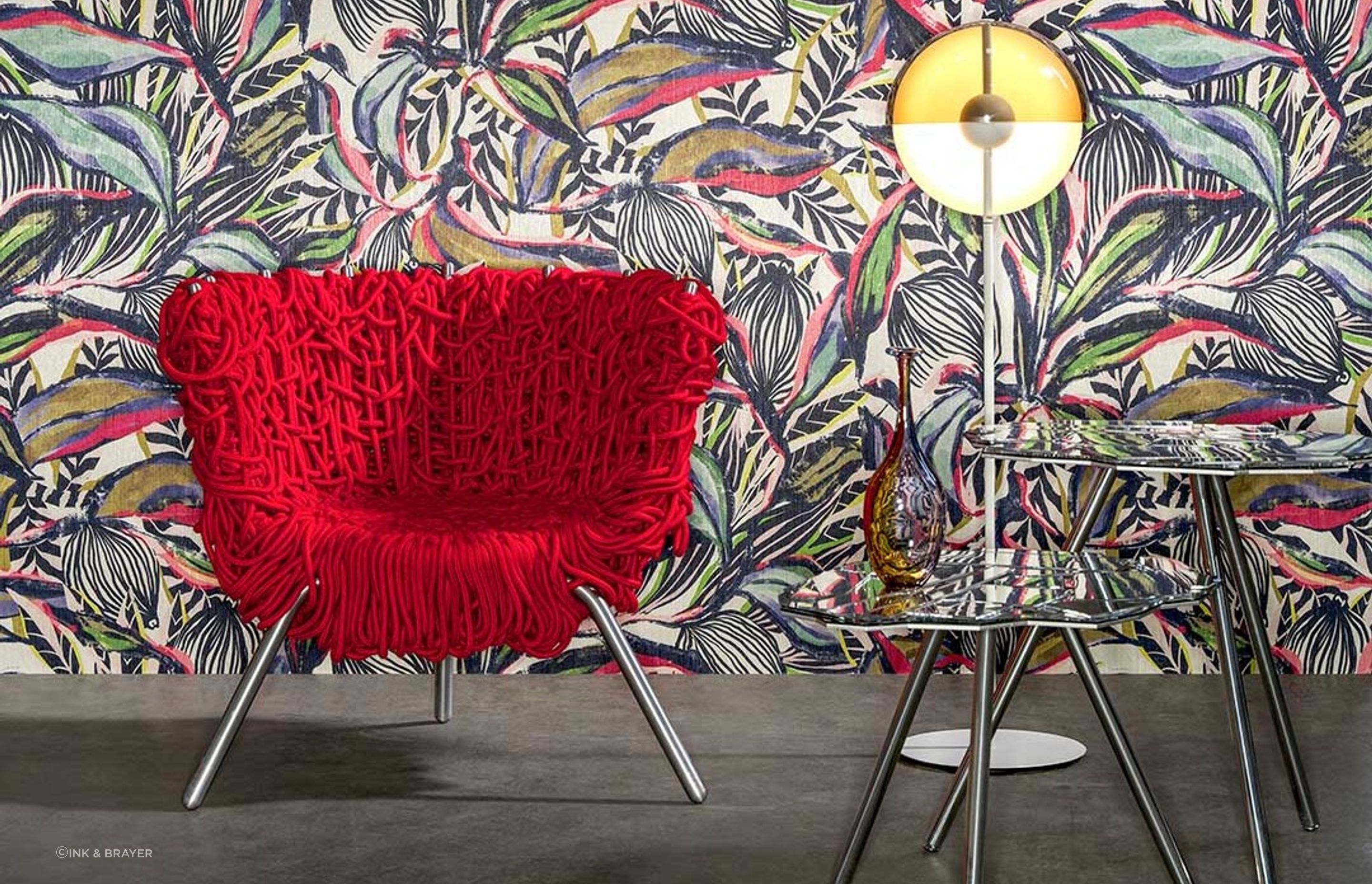 This colourful, tropical drawing from the Arte Décors & Panoramiques Collection is inspired by the Chinese lantern plant (Physalis)