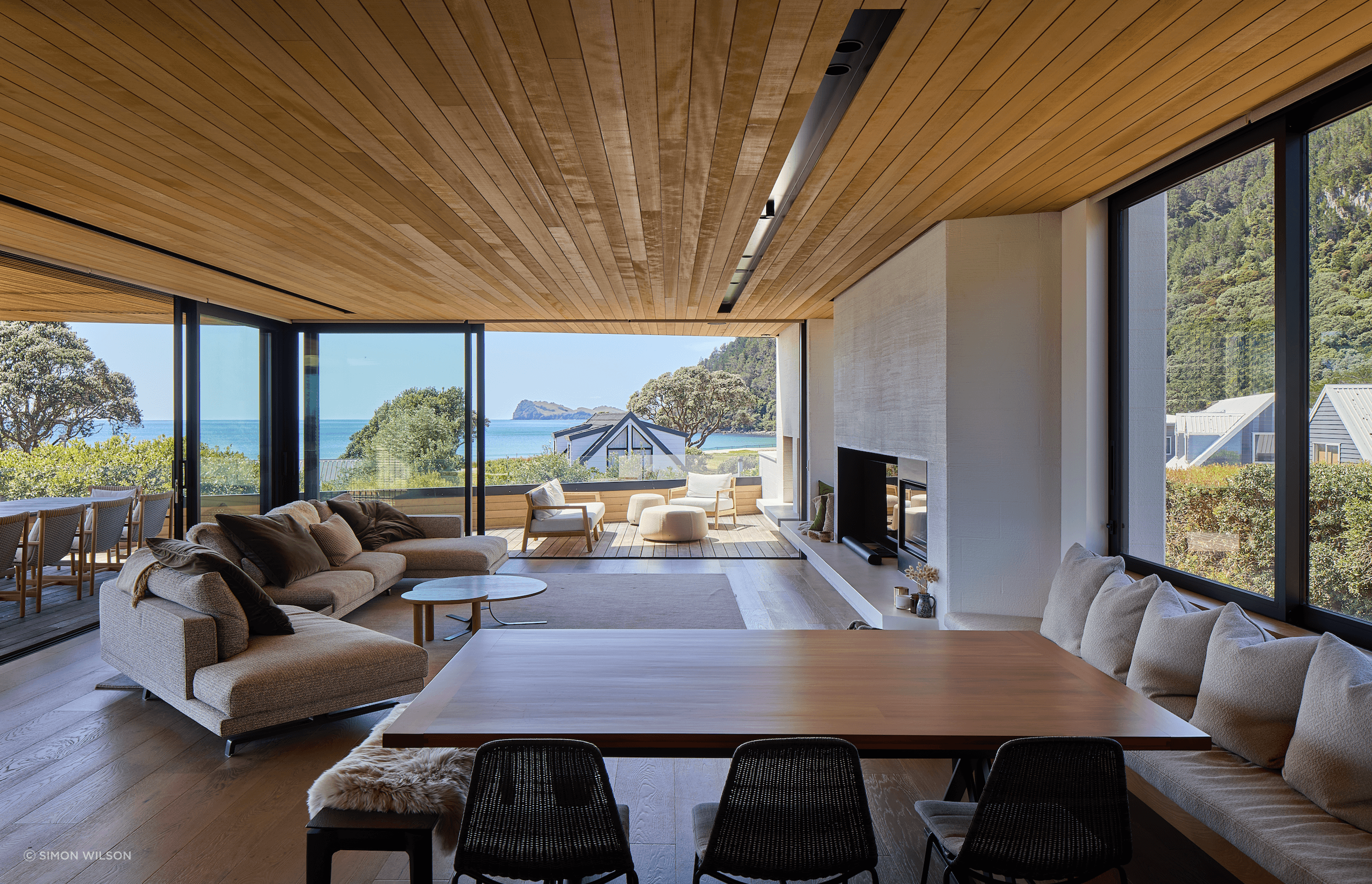 The timber’s direction leads the eye towards the view.