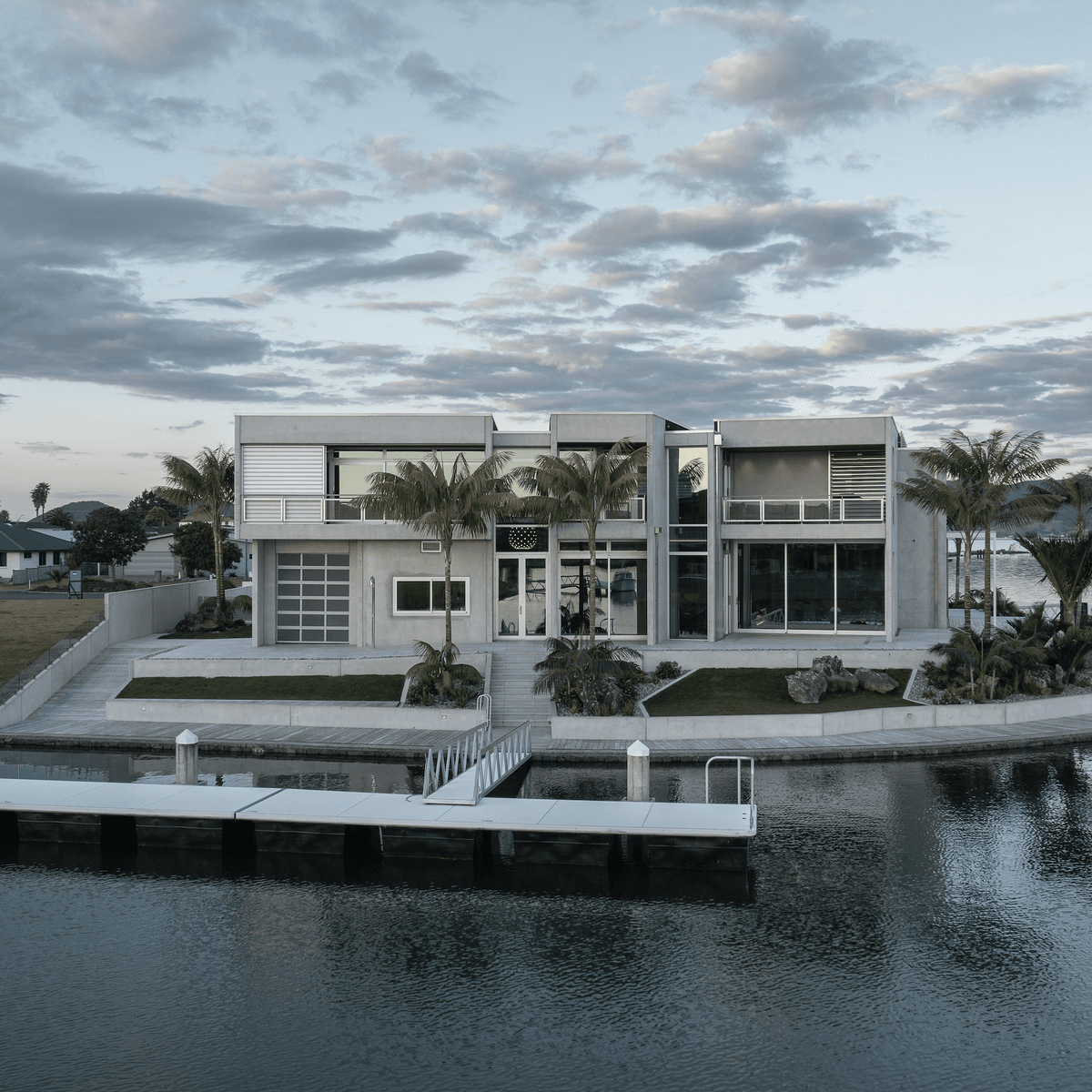 Marsden Cove Residence: a contemporary concrete residence
