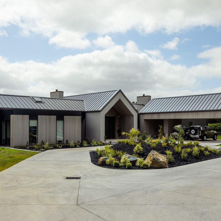 Building timeless elegance: a spacious rural abode