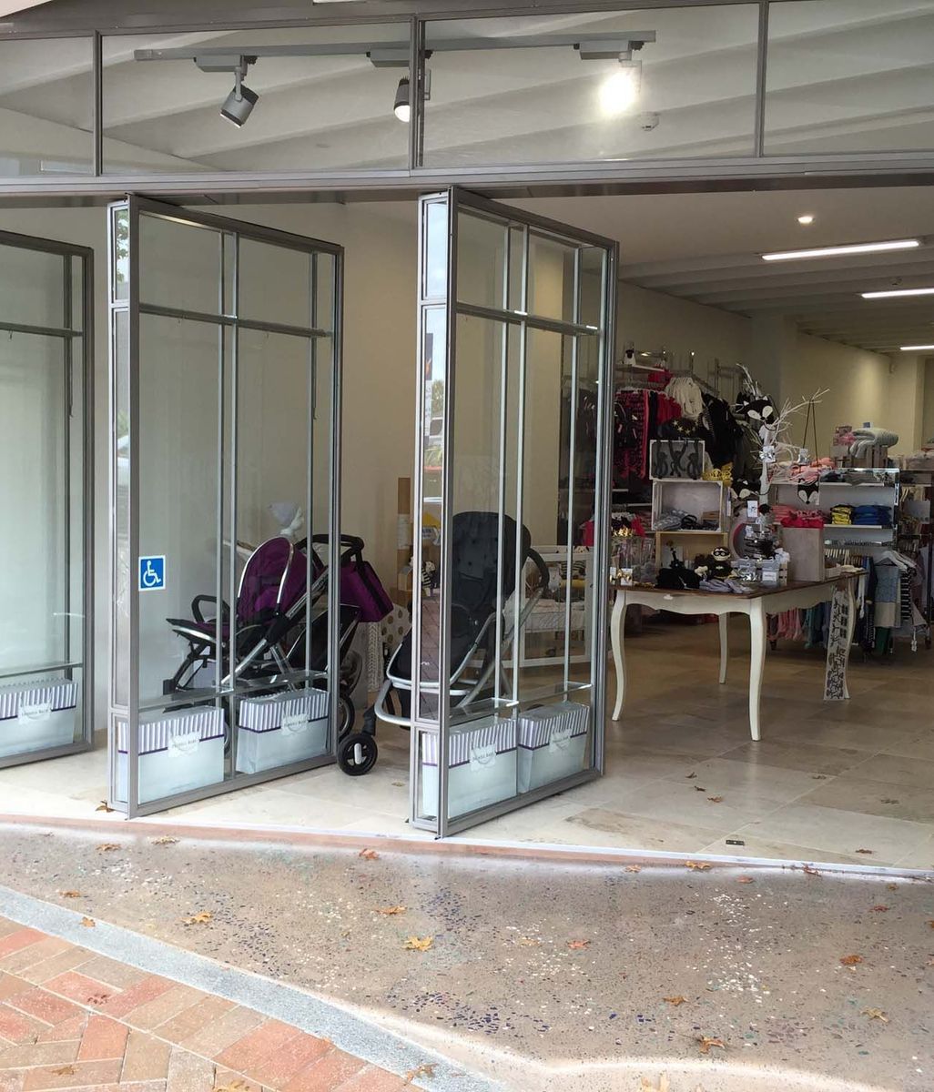 The elegance of steel joinery now indoors