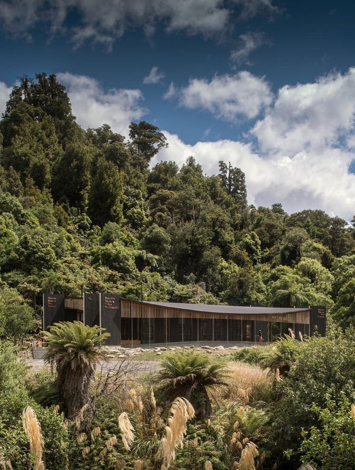 In 2017, Tennent Brown Architects won the national architecture award for Te Wharehou o Waikaremoana visitor centre in Te Urewera forest. 