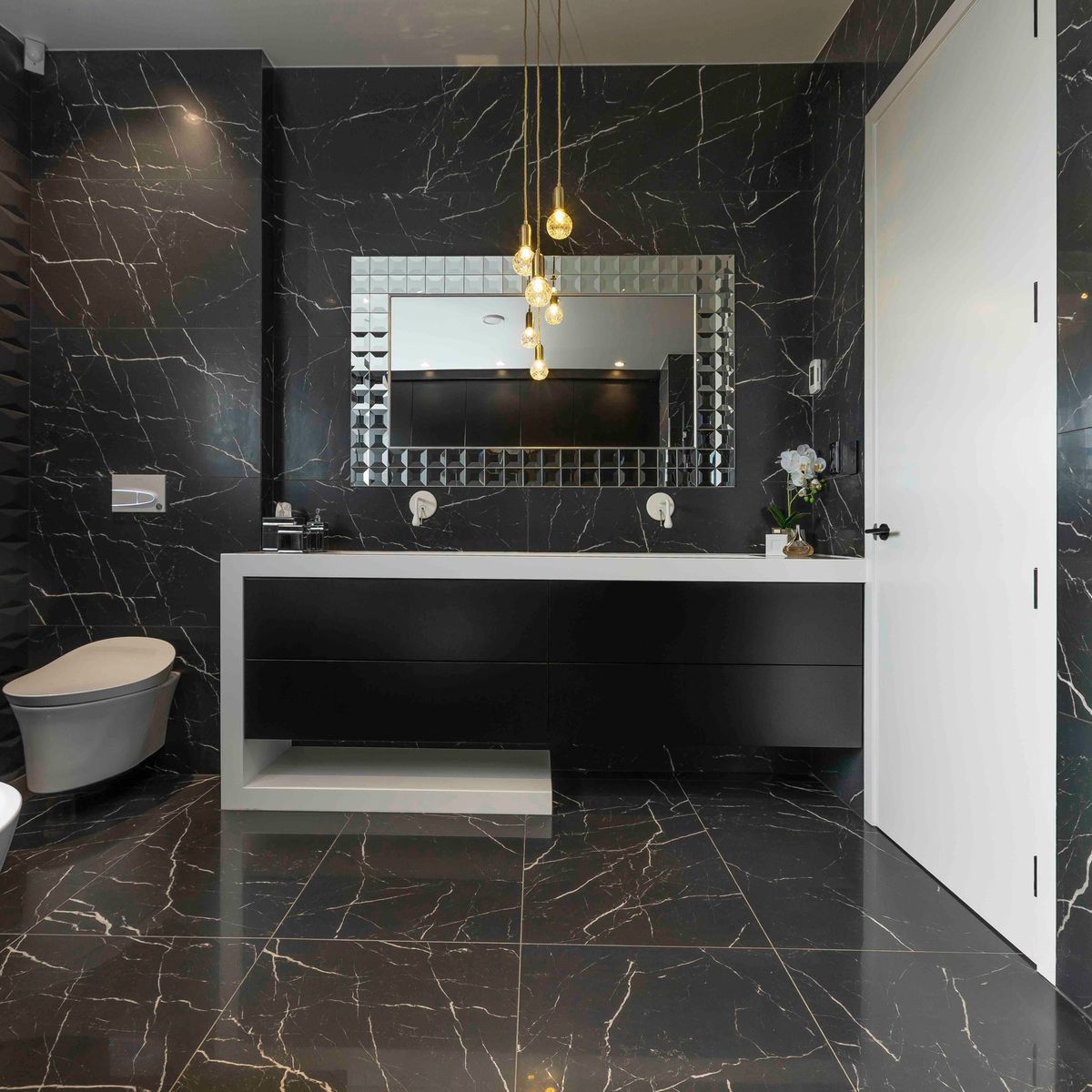 The best bathroom vanity materials to consider for a new bathroom space