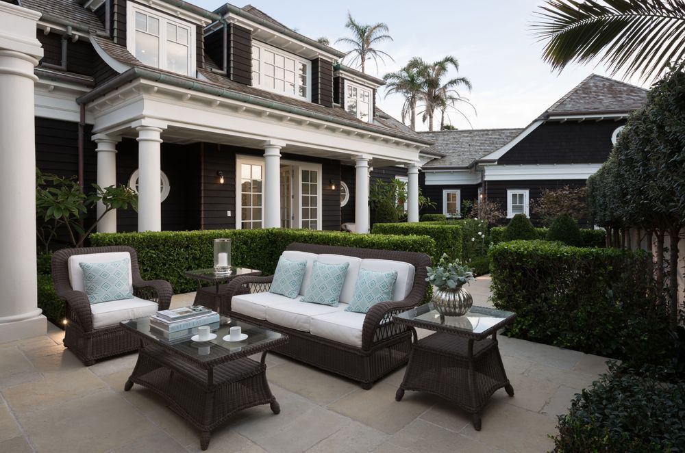 Creating outdoor rooms with Living Walls™ instant hedges from Twining Valley Nurseries
