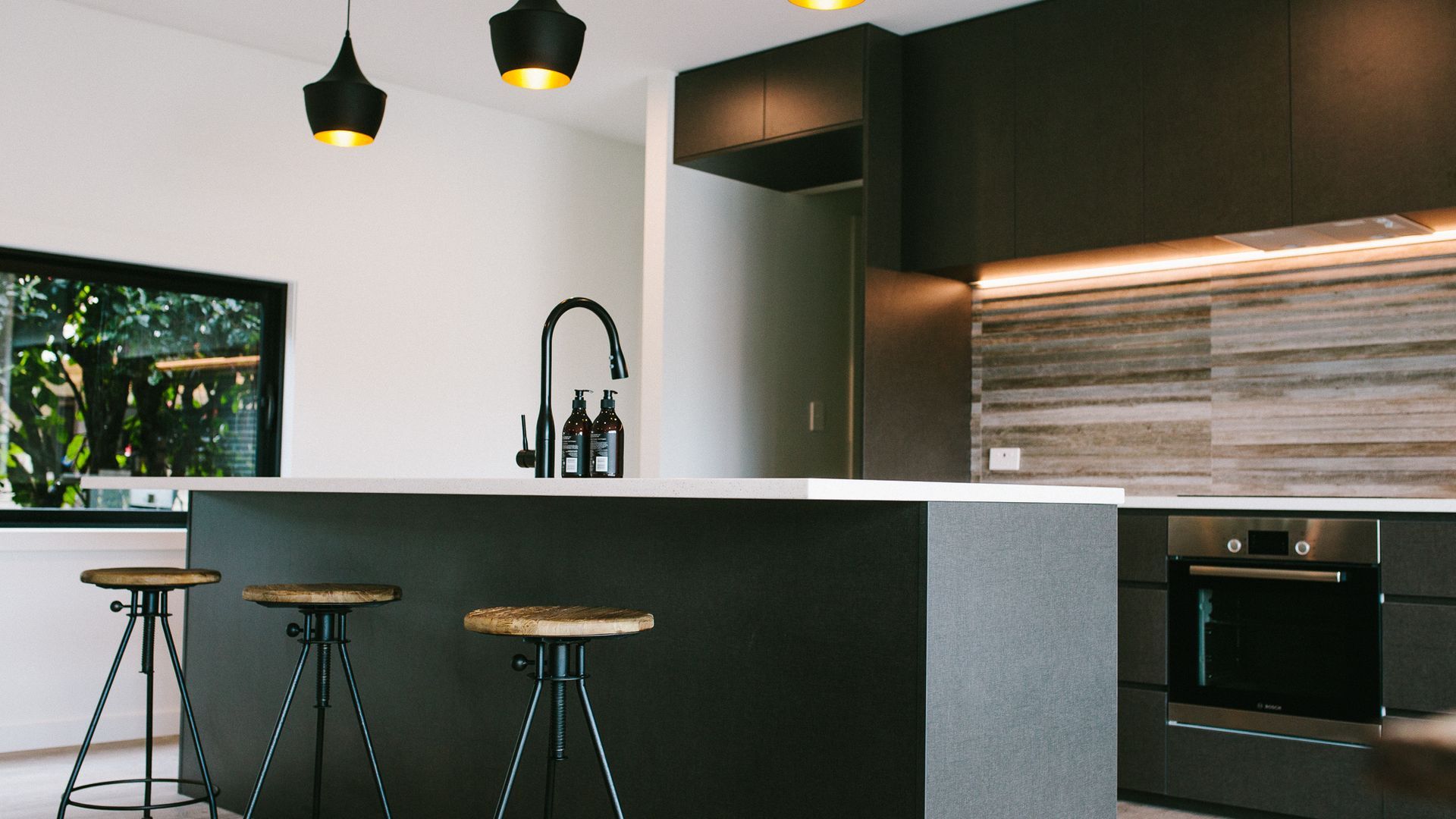 Take a tour of the Martinborough LongBox video