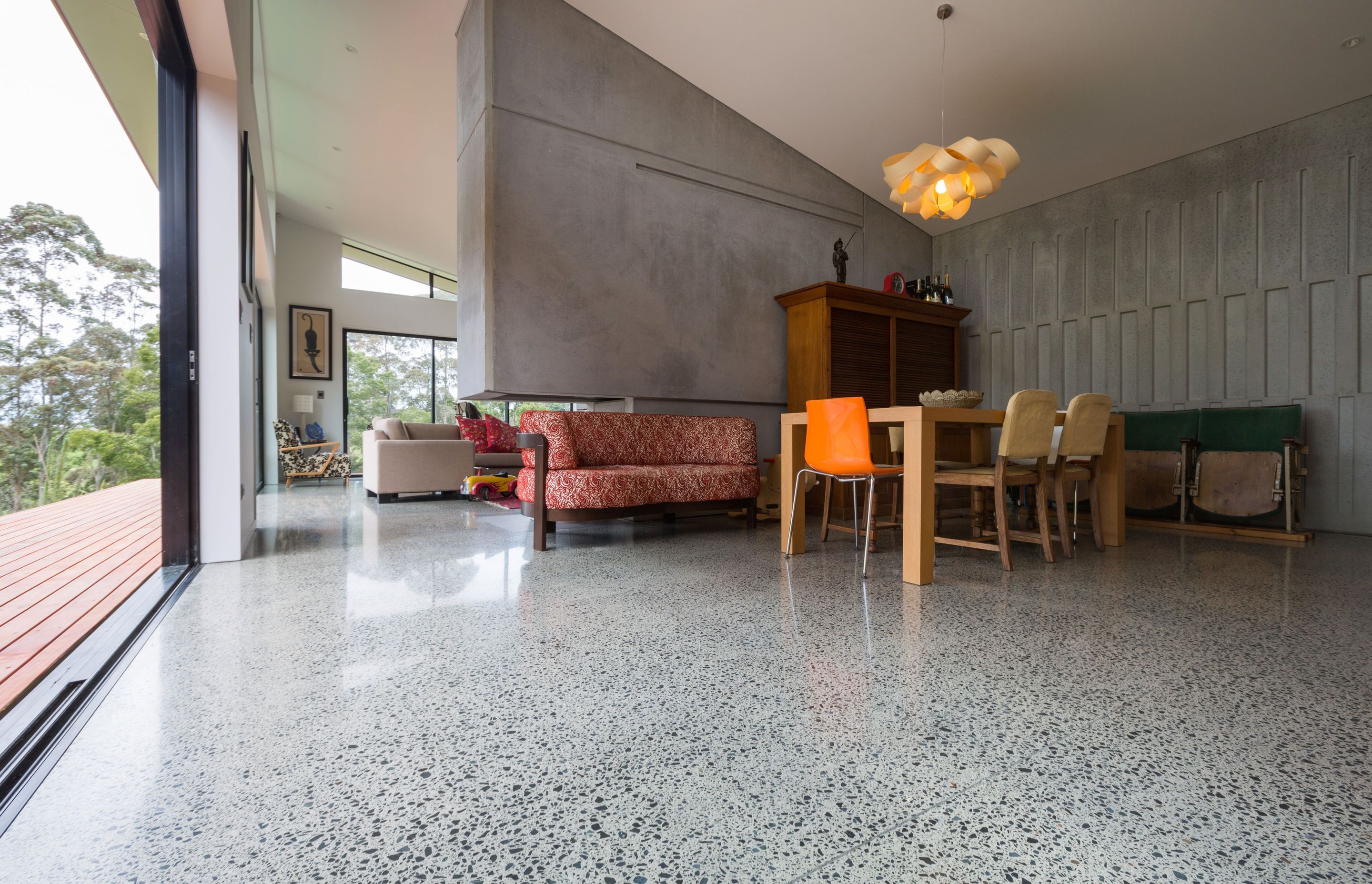 The most popular diamond polished finish, High Street has a high amount of exposed aggregate visible