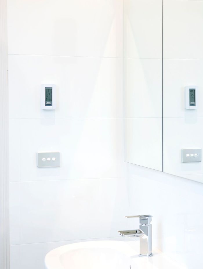 PROGRAMMABLE THERMOSTATS