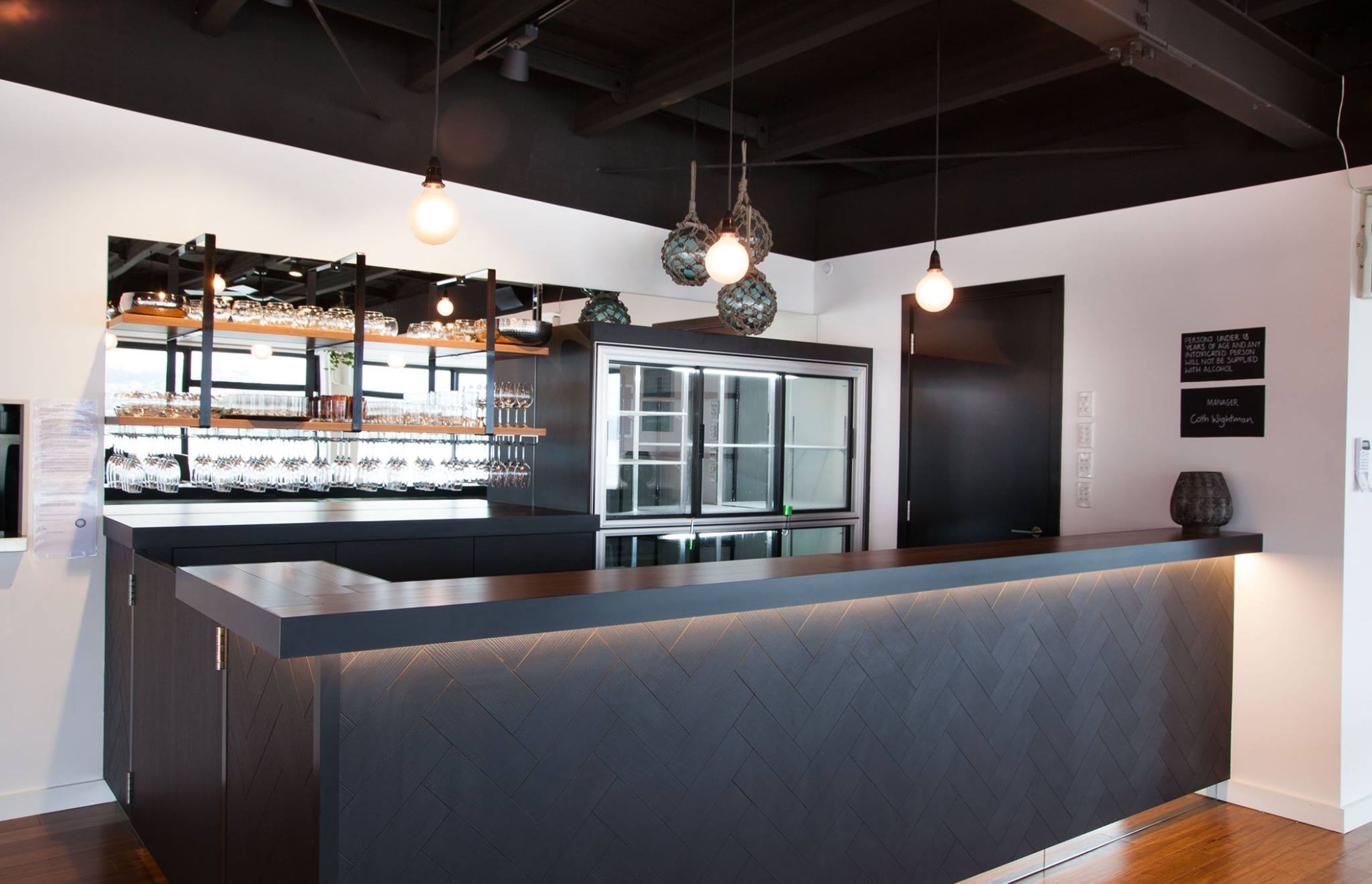 Manufactured by Vekart. Photography by Chelsey Mathieson, Niche Design.