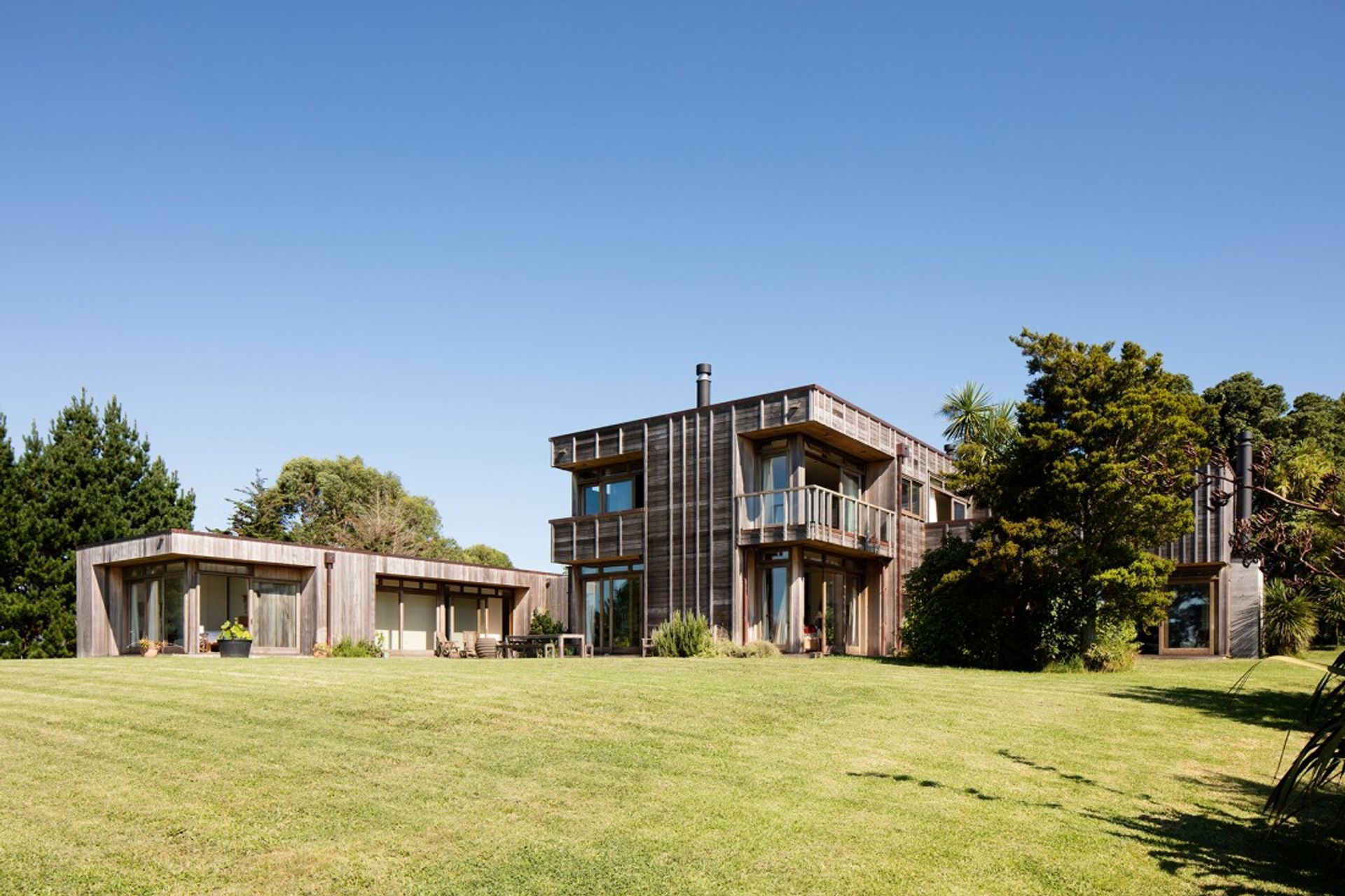 This house for an opera singer and her husband takes elements of the Bach Oboe Concerto and reflects this in the cladding and lining elements of the home. Bach Bach by Crosson Architects. Photo by Jason Mann Photography.