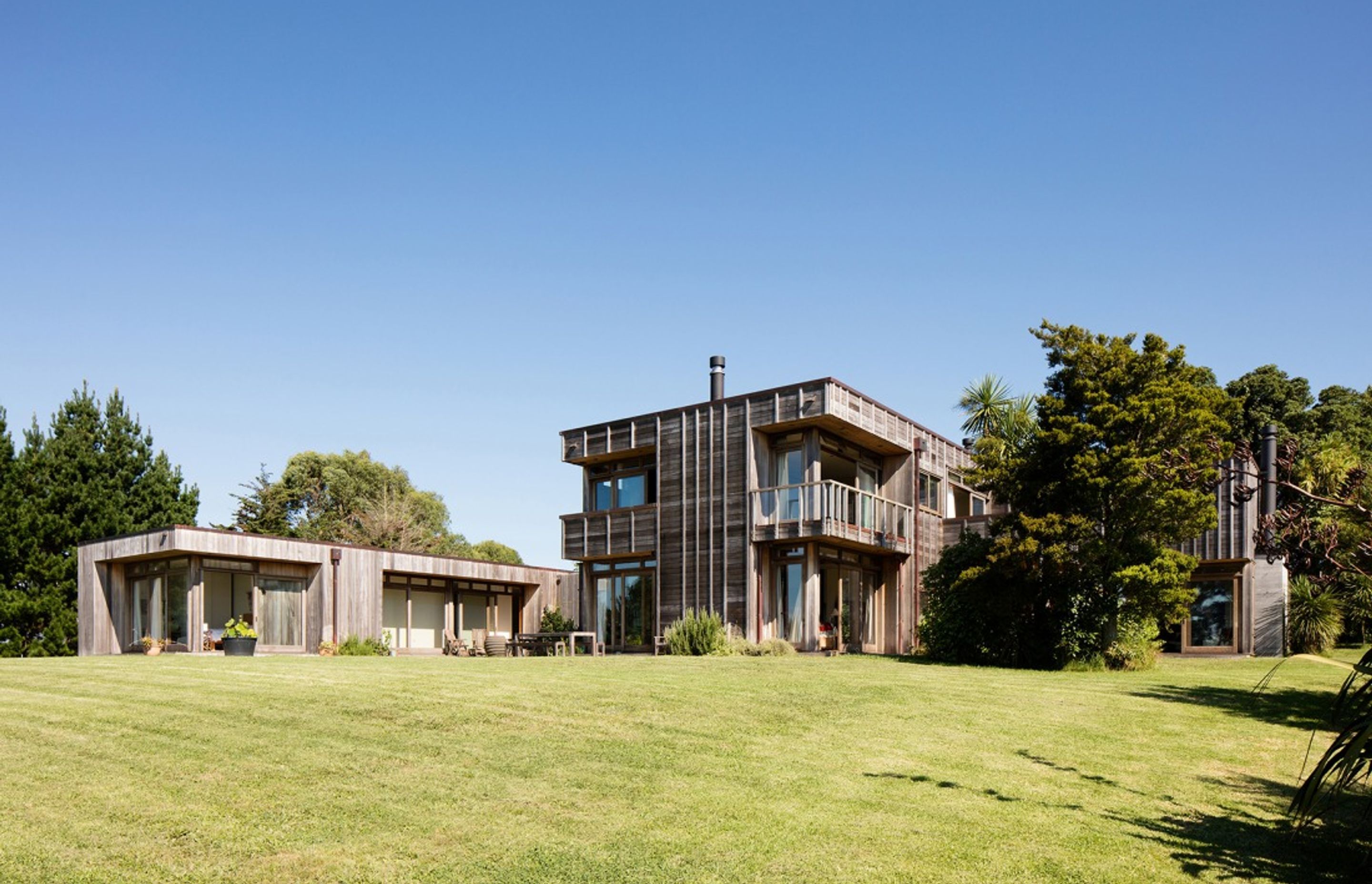 This house for an opera singer and her husband takes elements of the Bach Oboe Concerto and reflects this in the cladding and lining elements of the home. Bach Bach by Crosson Architects. Photo by Jason Mann Photography.