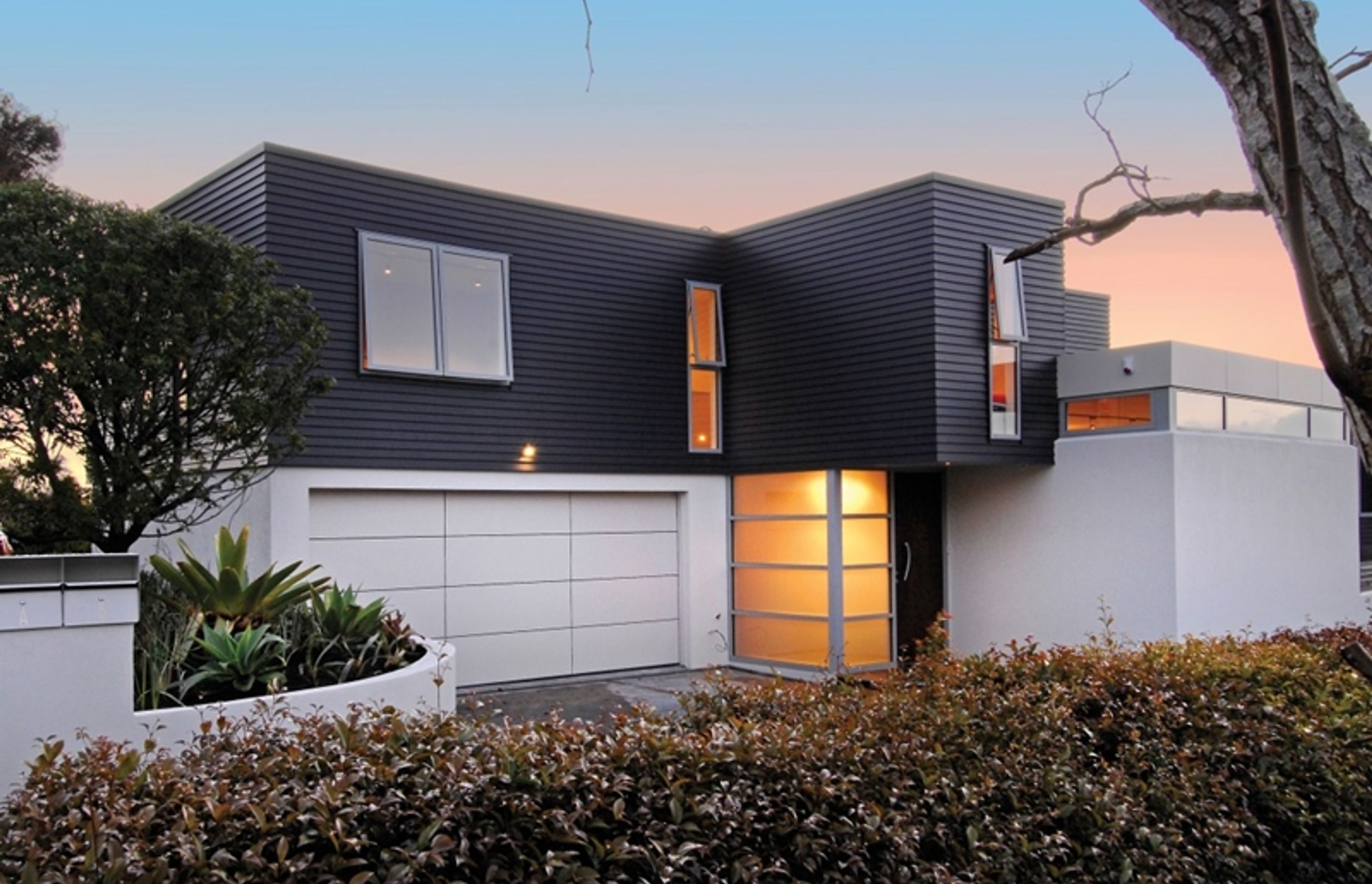 Meadowbank House by Kamermans Architects.